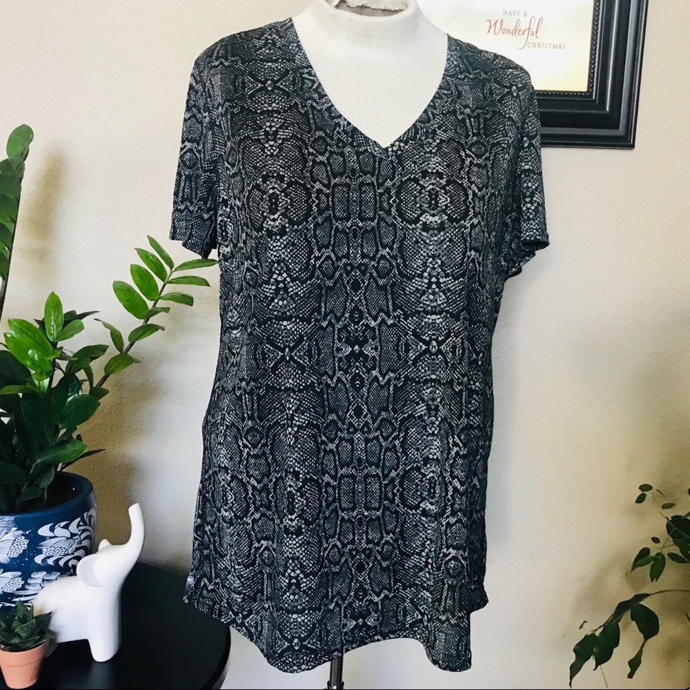 Danskin Now Semi Fitted Active Wear shirt, Sz XXL
